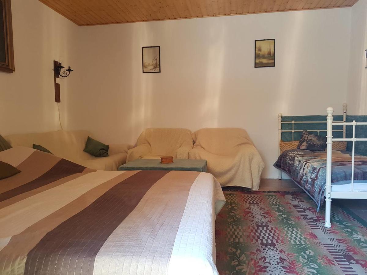 Kuti Vendeghaz Hotel Bakonykuti Eksteriør billede