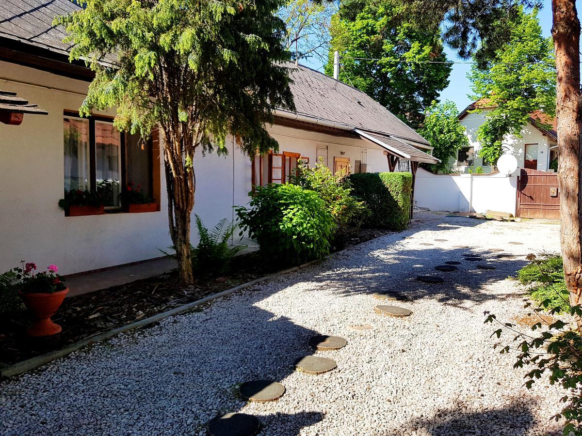 Kuti Vendeghaz Hotel Bakonykuti Eksteriør billede